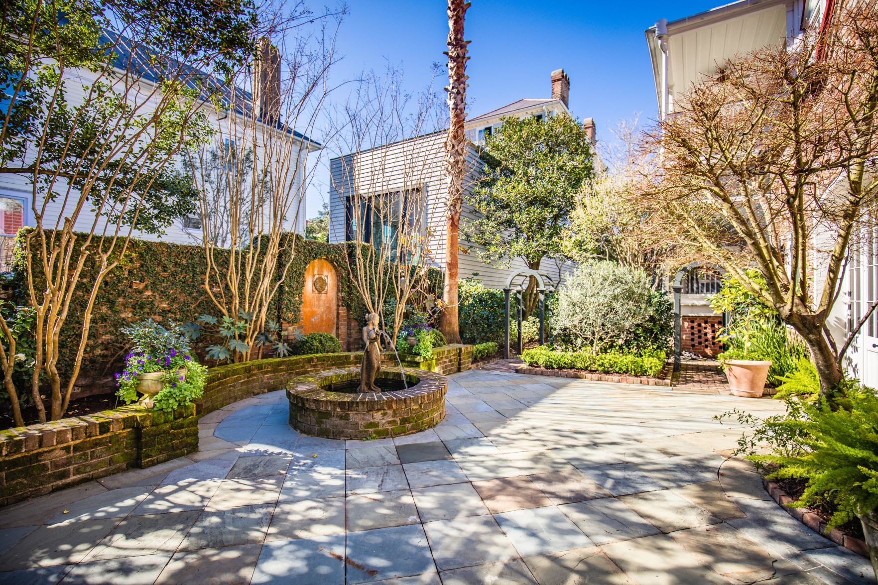 10 King Street Garden